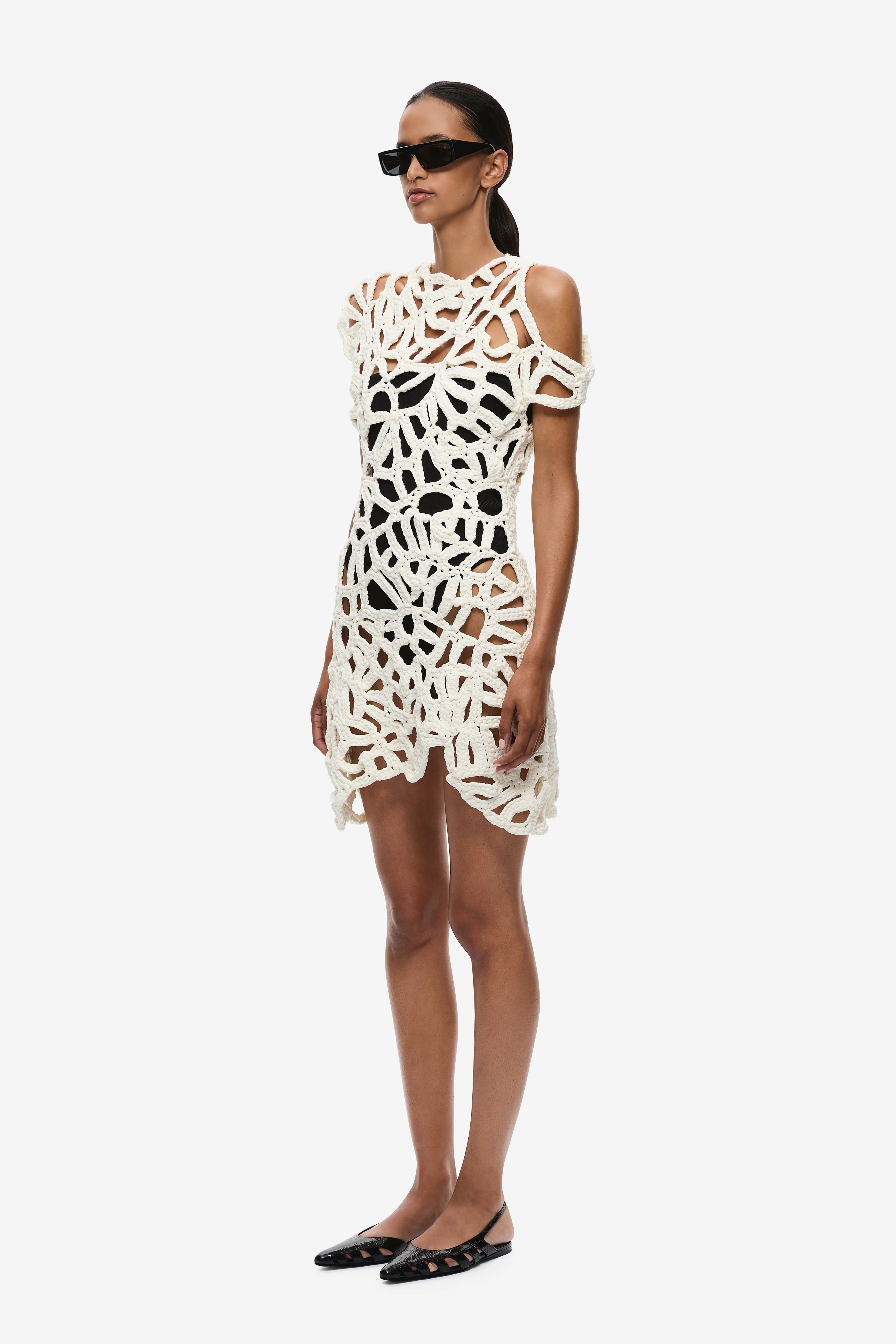THE HAND WOVEN CROCHET MINI DRESS - Image 3
