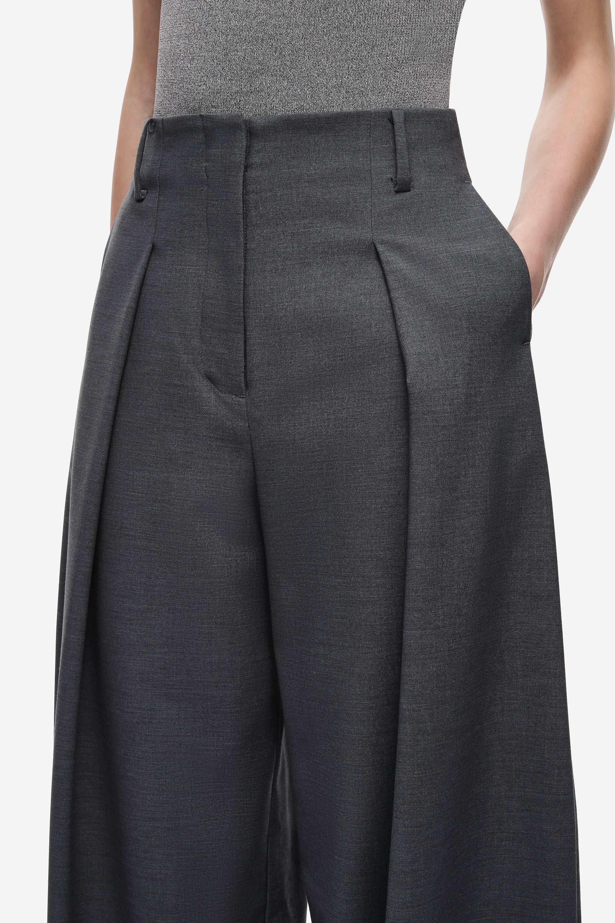THE SCULPTED PANT - Image 4